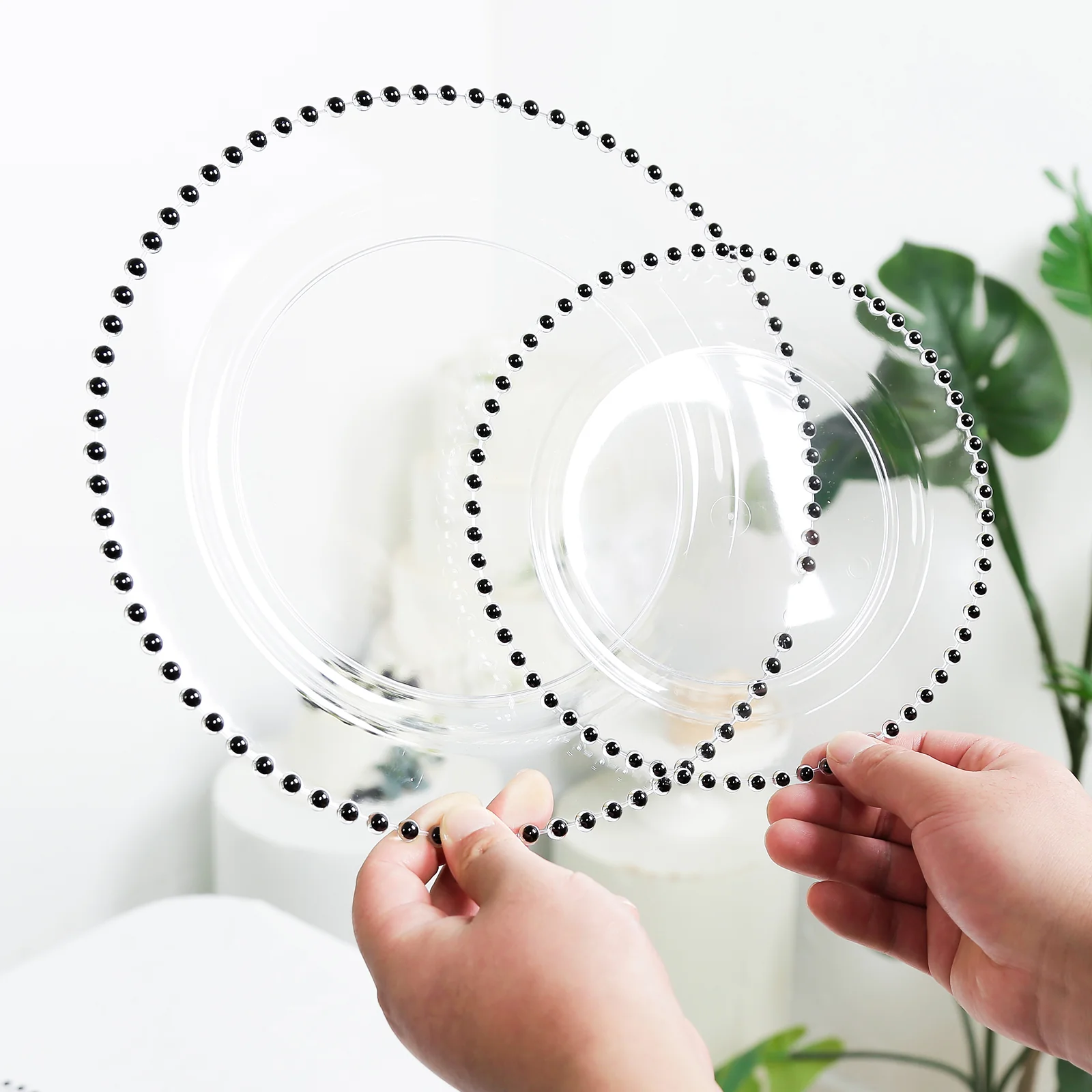 10-Pack Plastic 10" Round Dinner Plates in Clear with Black Beaded Rim - Disposable Party Plates for Banquets & Festive Occasions - Image 7