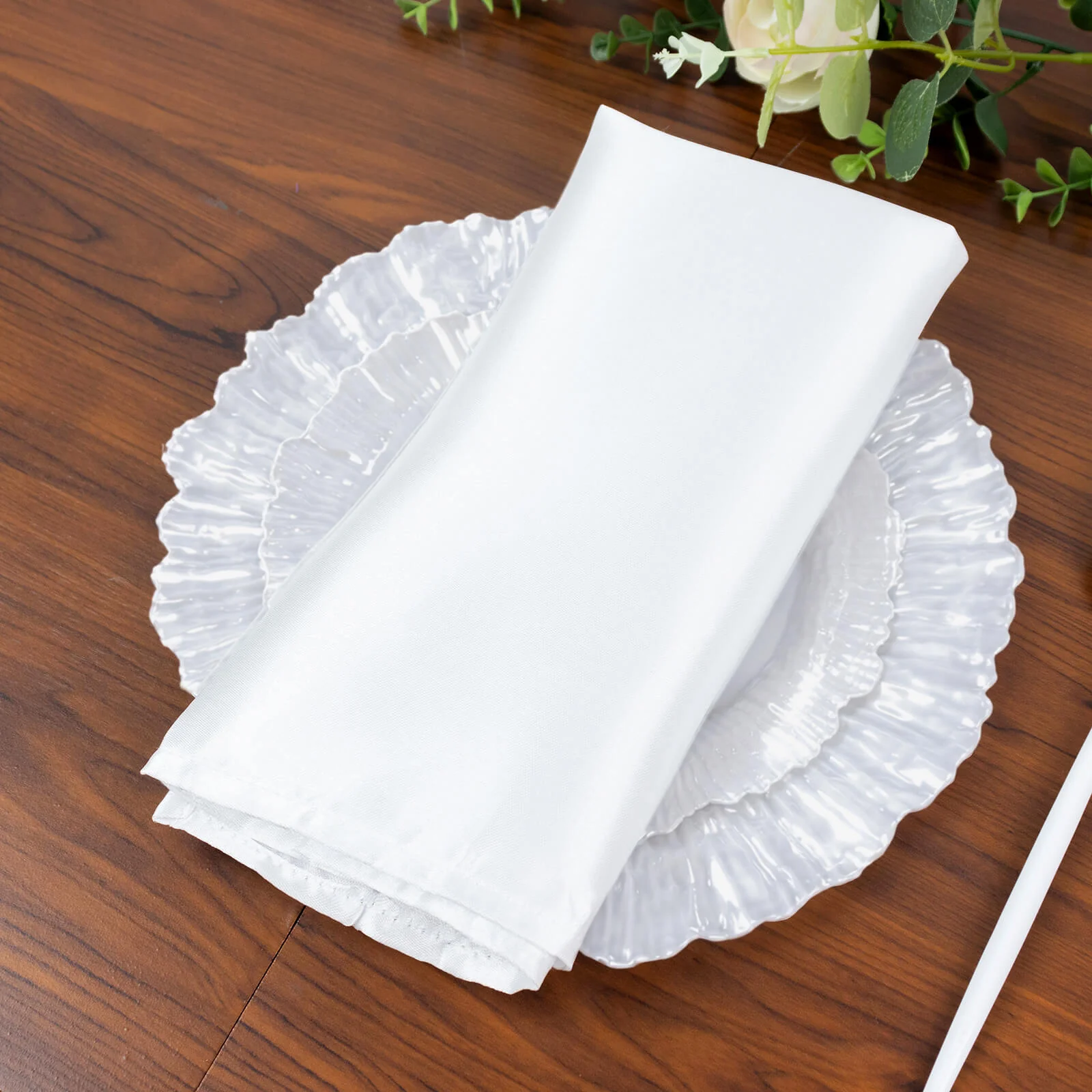 20 Pack 10" Plastic Dinner Plates – Pearl White Reef Design, Elegant Disposable Party Tableware - Image 9