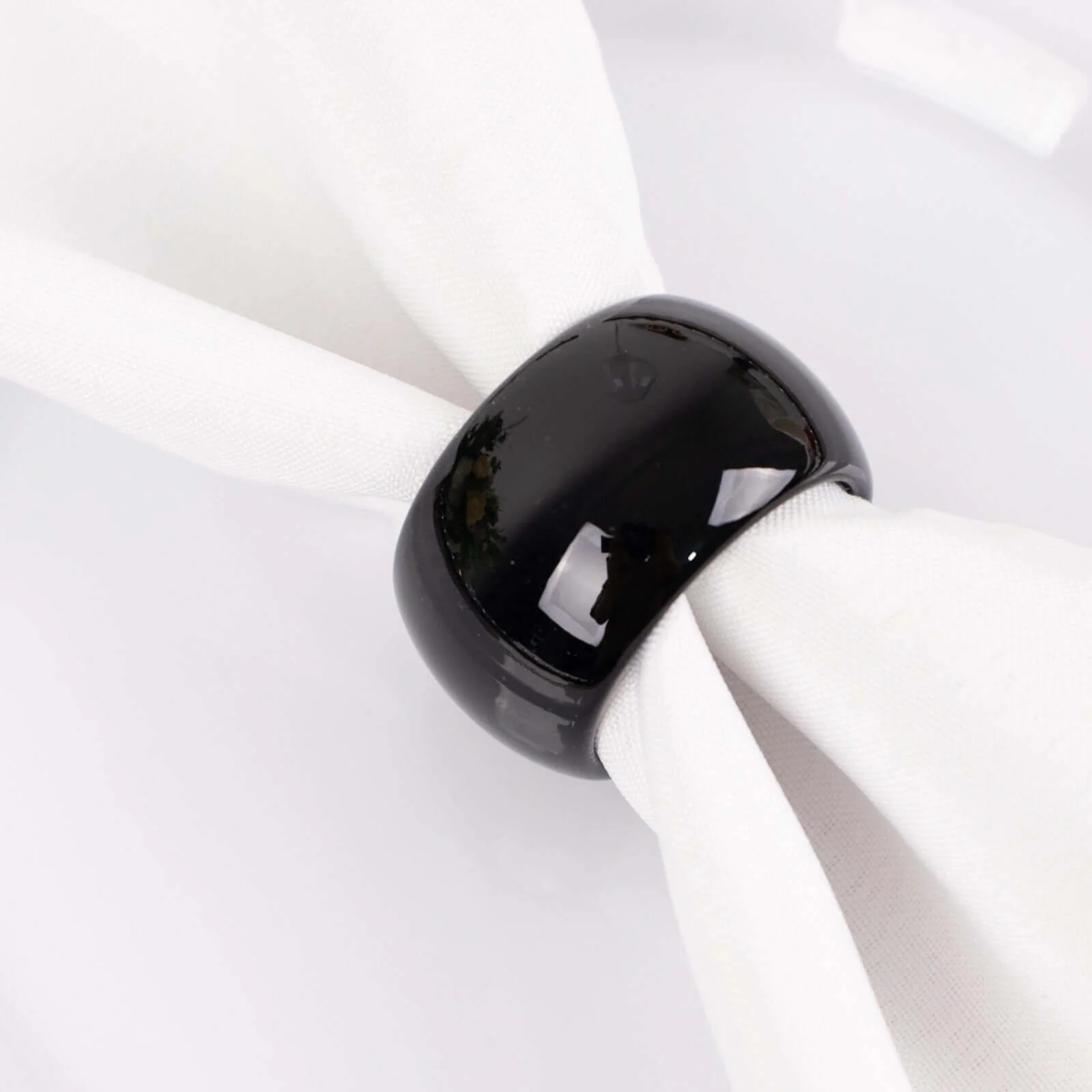 4 Pack Shiny Metallic Black Acrylic Napkin Rings - Image 2