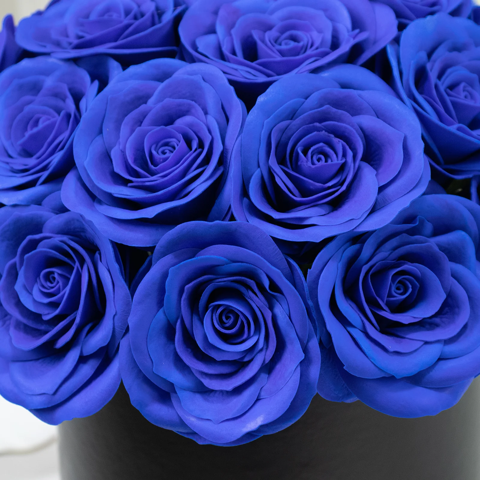 Royal Blue Prearranged Rose Centerpiece Arrangement, 27pcs Roses with Black Round Gift Box - Image 9