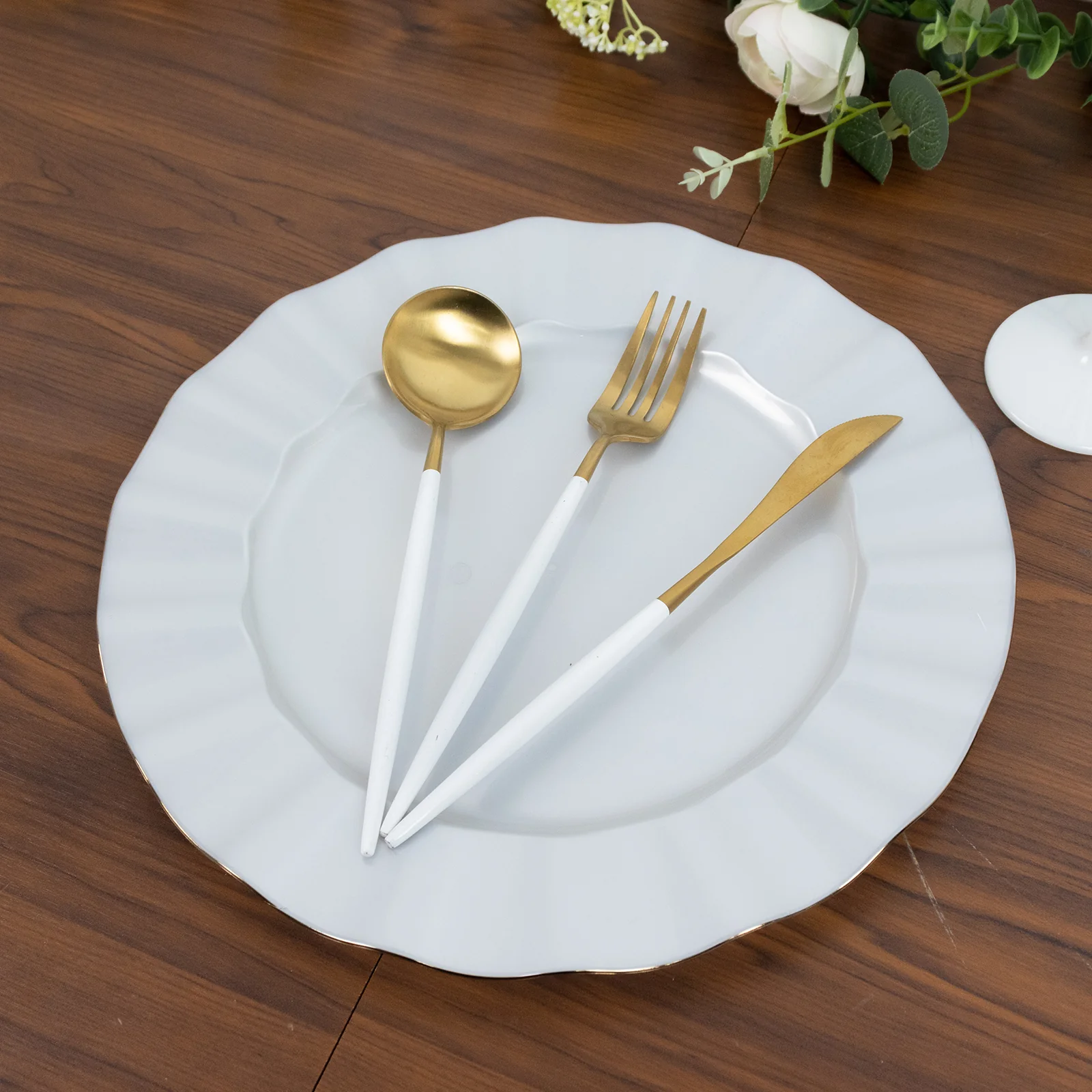 10-Pack Plastic 11" Round Dinner Plates in Pearl White Ruffled Rim with Gold Edging - Sturdy Disposable Dinnerware for Classy Events & Banquets - Image 8