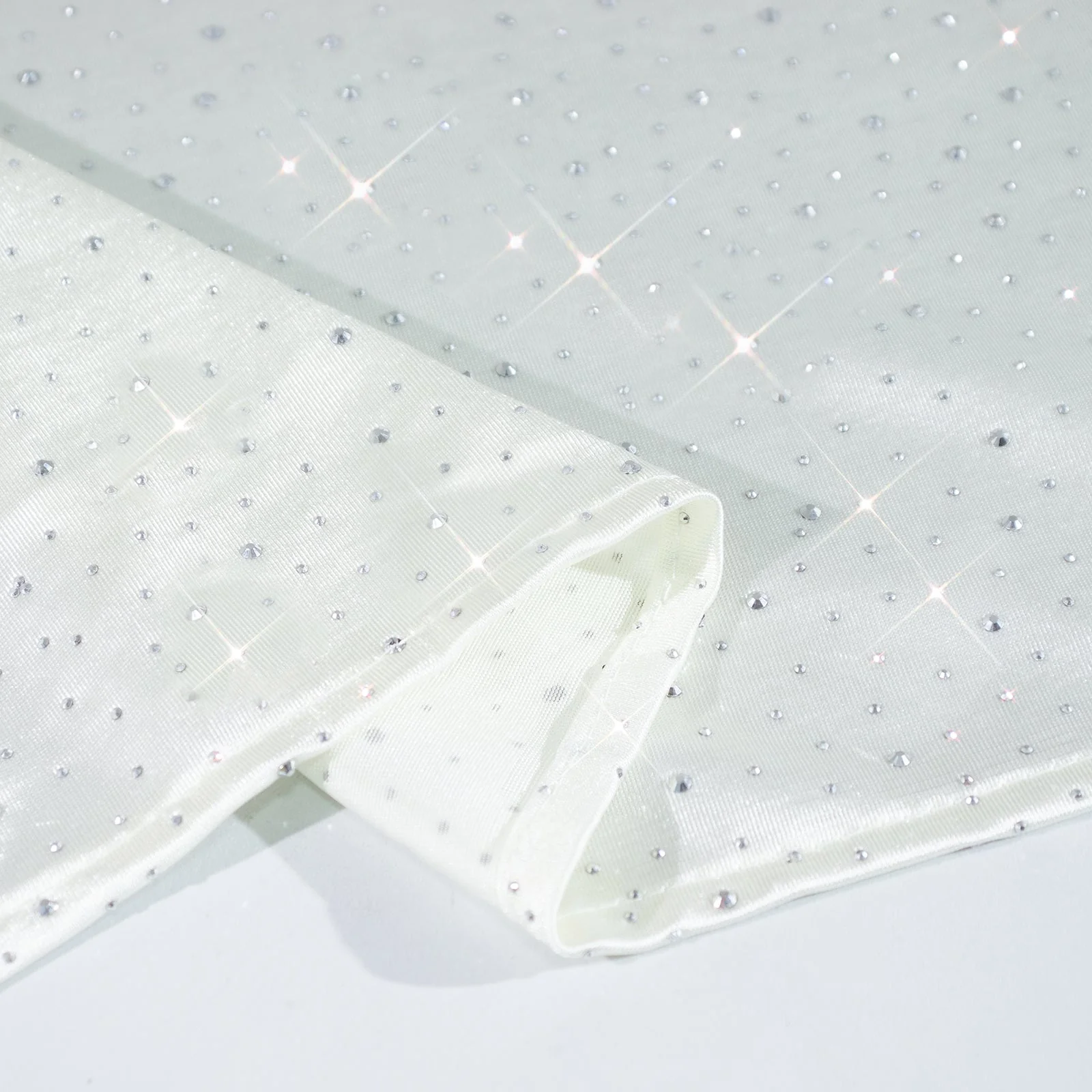 Scuba Rectangular Tablecloth 90"×132" Pearl White with Rhinestone Accents – Seamless, Wrinkle-Free, Stain-Resistant Event Linen - Image 7