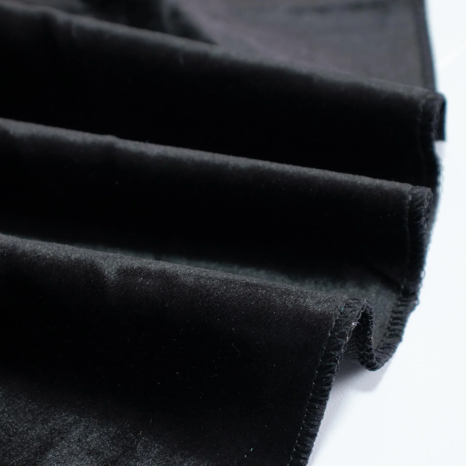Premium Velvet 132" Round Tablecloth Black - Reusable & Soft Table Cover - Image 7