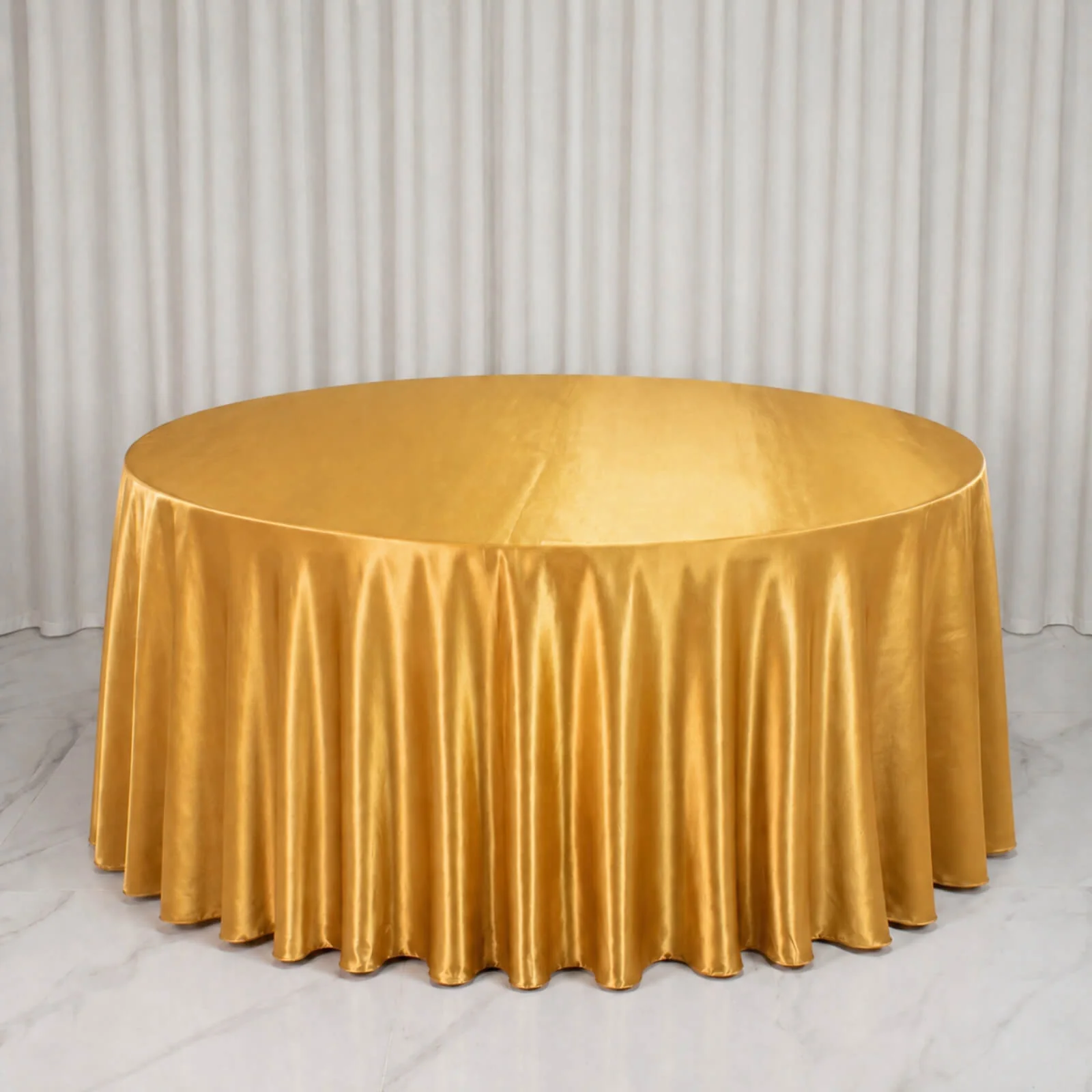 Premium Velvet 132" Round Tablecloth Gold - Reusable & Soft Table Cover - Image 3