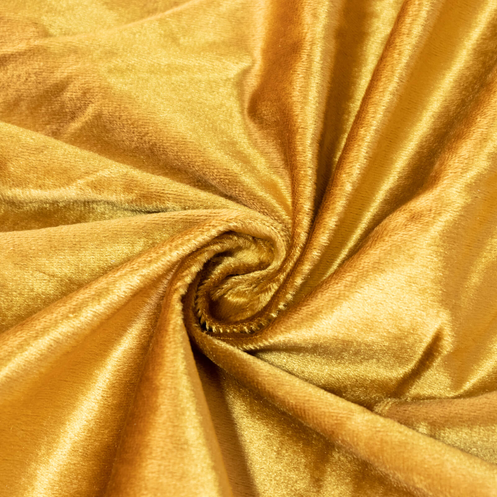 Premium Velvet 132" Round Tablecloth Gold - Reusable & Soft Table Cover - Image 8