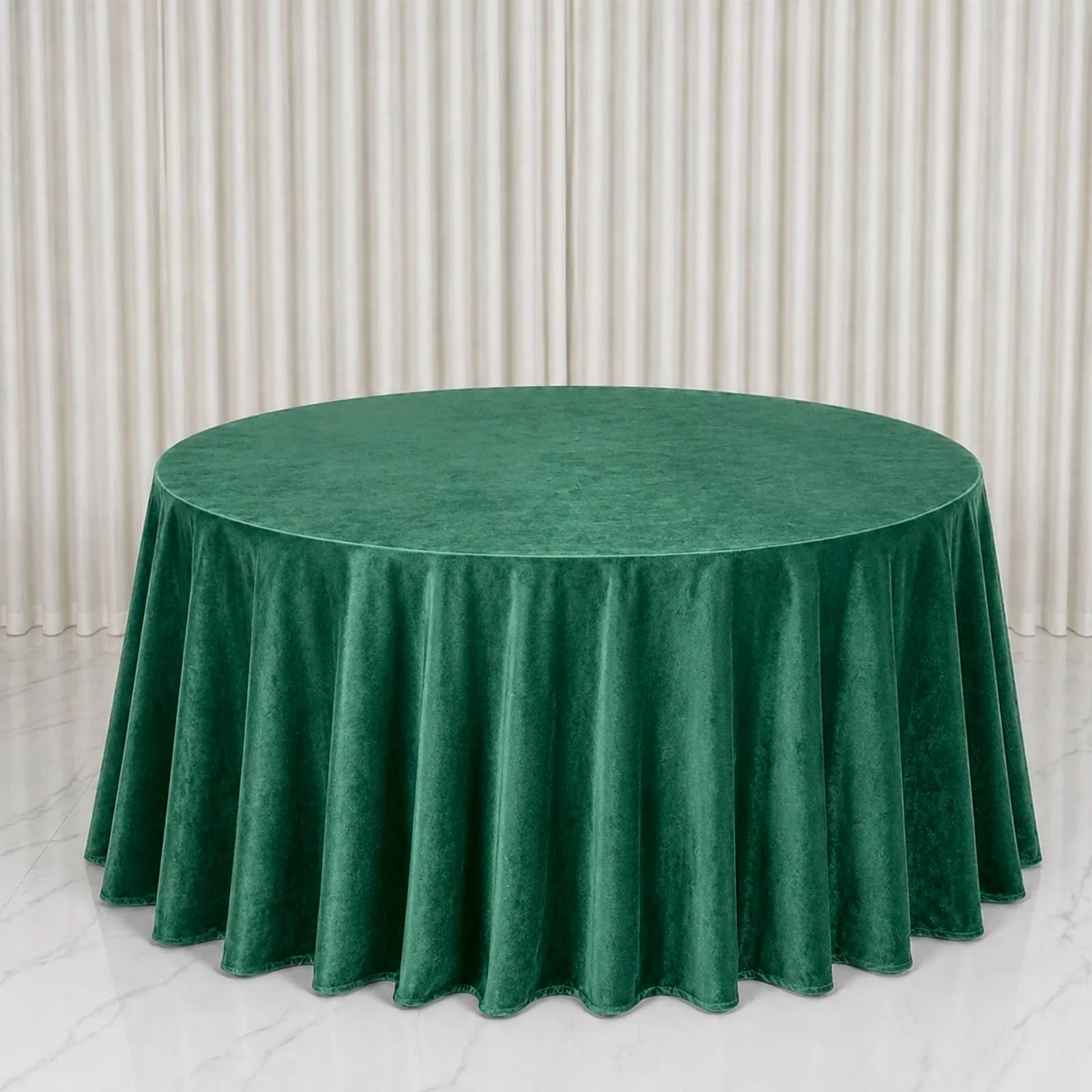 Premium Velvet 132" Round Tablecloth Hunter Emerald Green - Reusable & Soft Table Cover - Image 3