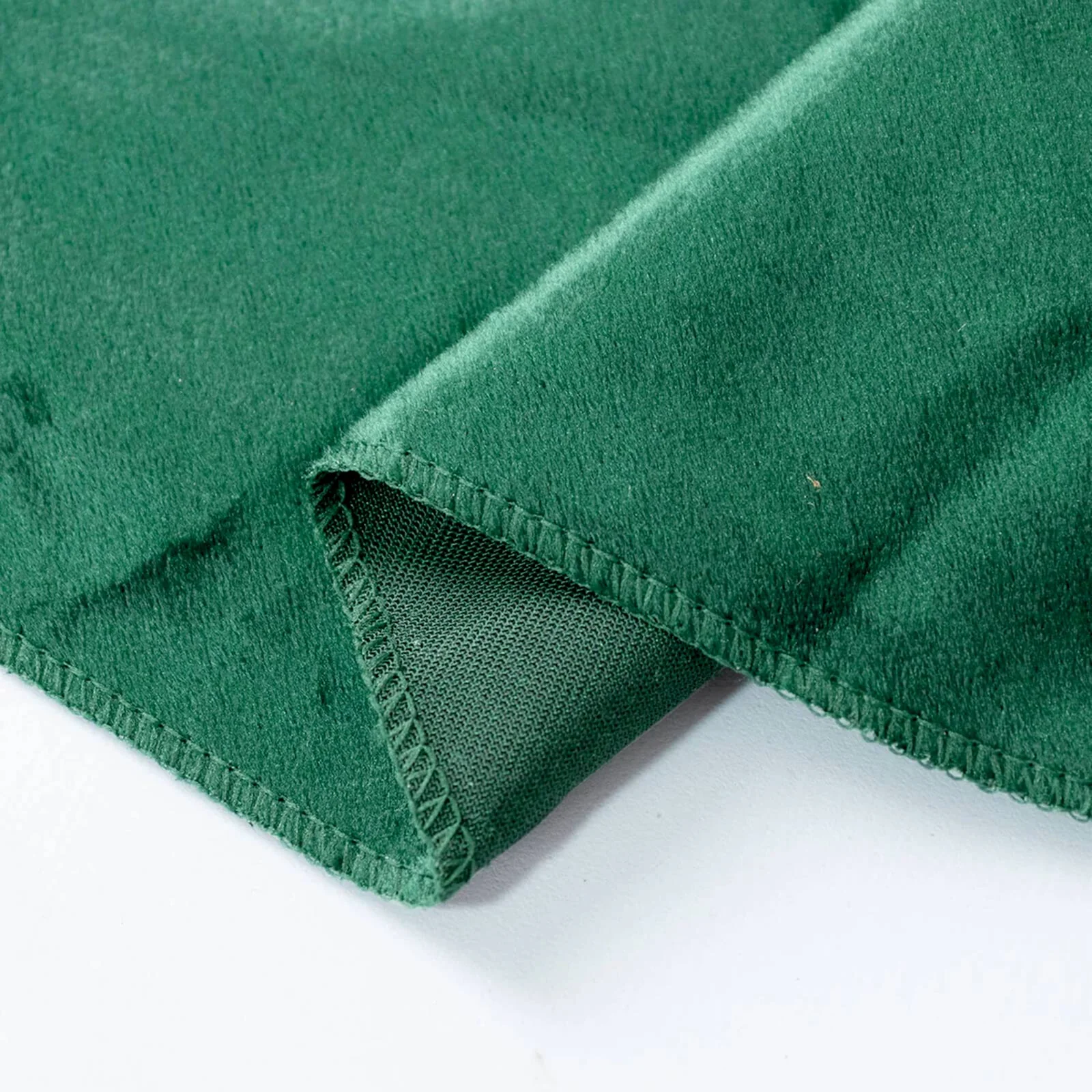 Premium Velvet 132" Round Tablecloth Hunter Emerald Green - Reusable & Soft Table Cover - Image 6