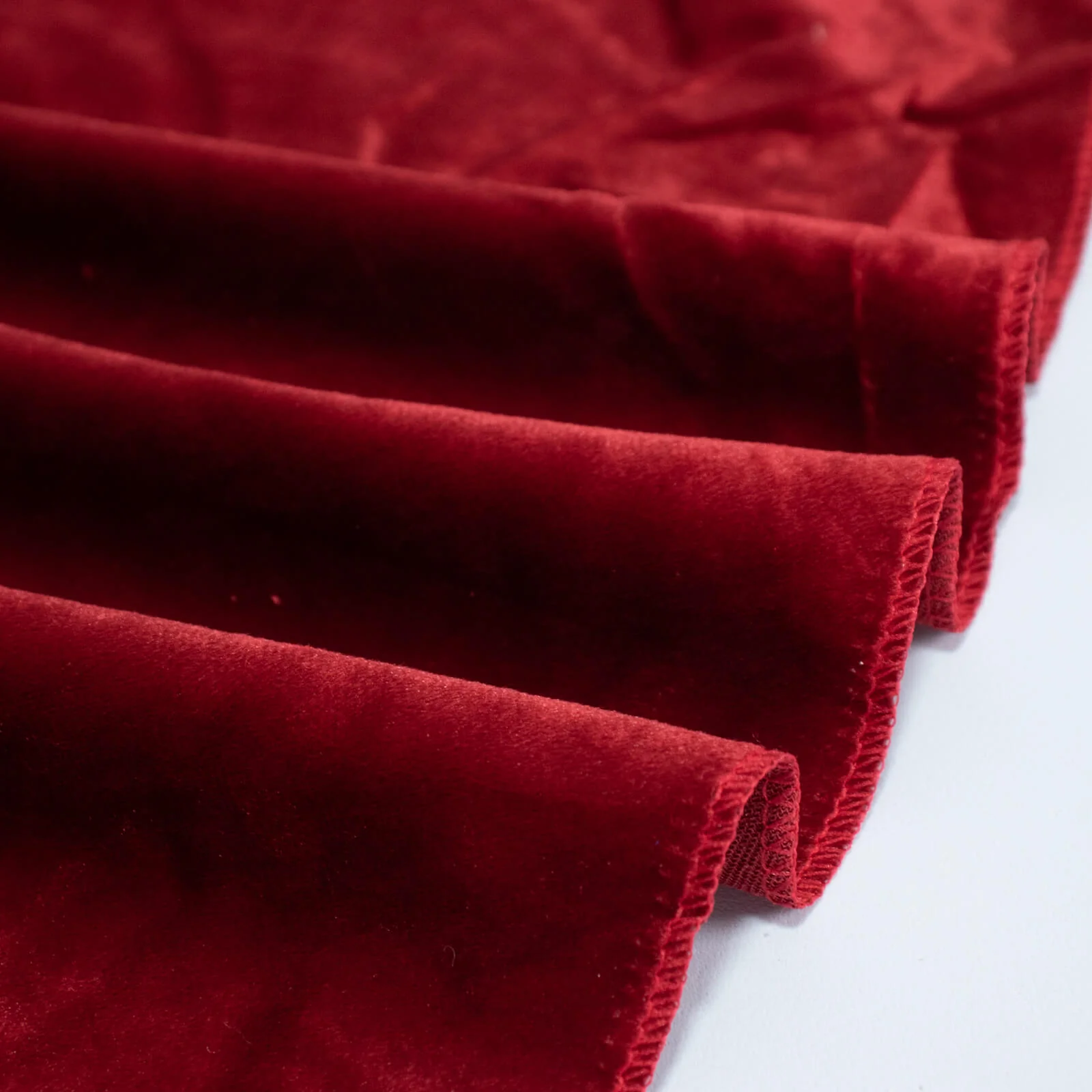 Premium Velvet 132" Round Tablecloth Red - Reusable & Soft Table Cover - Image 7
